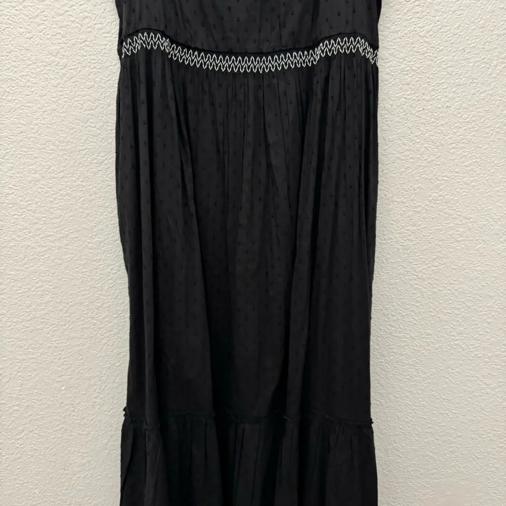 Old Navy Sleeveless Waist Defined Embroidered Clip Dot Maxi Dress Black NWT - Picture 6 of 16